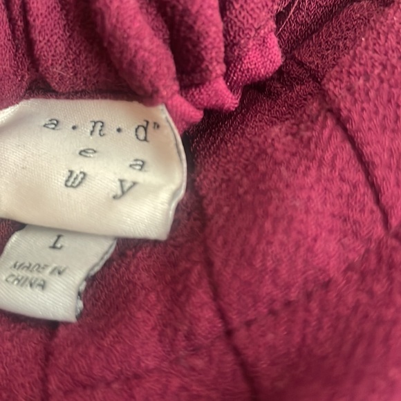 Magenta skirt ; business casual - Picture 2 of 3